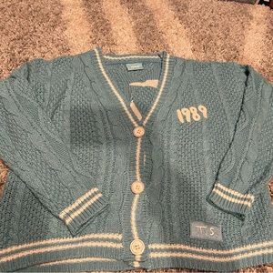 TAYLOR SWIFT OFFICIAL LIMITED EDITION 1989 CARDIGAN size medium/large